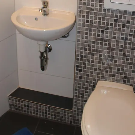 Mit Grossem Garten An Der Ostseekueste, Cleaning Included * Neubukow